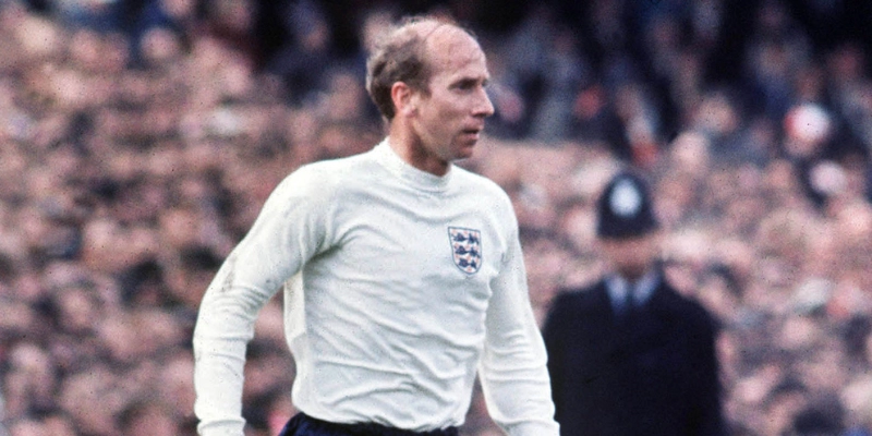 Bobby Charlton: Di Sản Bất Tử Của Huyền Thoại Bóng Đá Anh 4 Bobby Charlton