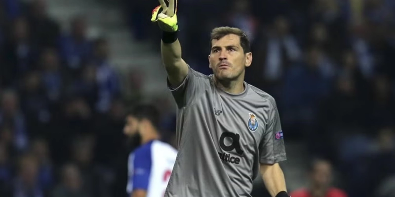 Iker Casillas: Huyền Thoại Số 1 Trong Lòng Người Hâm Mộ Bóng Đá 2 Iker Casillas
