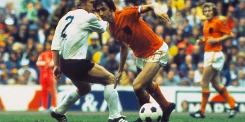 Johan Cruyff: Huyền Thoại Bóng Đá Và Triết Lý Tấn Công Toàn Diện 2 Johan Cruyff