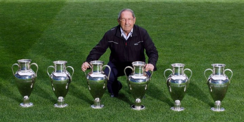 Paco Gento: Huyền Thoại Cánh Trái Vĩ Đại Của Bóng Đá Thế Giới 2 Paco Gento