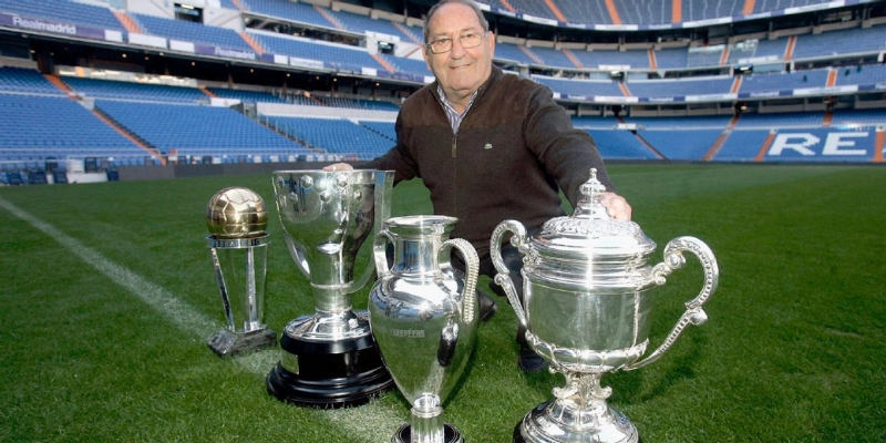 Paco Gento: Huyền Thoại Cánh Trái Vĩ Đại Của Bóng Đá Thế Giới 4 Paco Gento