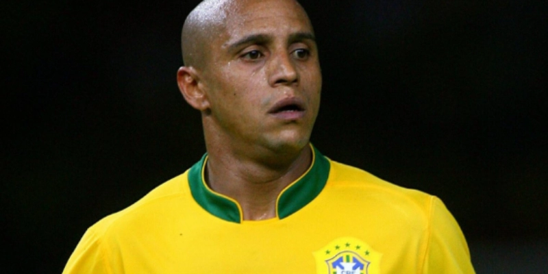 Roberto Carlos: Huyền Thoại Sút Phạt Trái Phá 4 Roberto Carlos