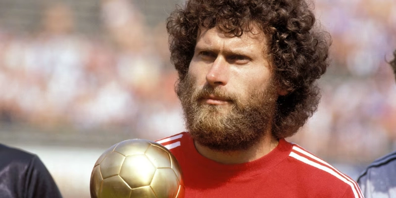 Paul Breitner: Huyền Thoại Bóng Đá Đức Và Những Dấu Ấn Vượt Thời Gian 4 Paul Breitner