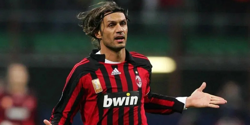 Paolo Maldini: Biểu Tượng Của AC Milan Và Bóng Đá Thế Giới 2 Paolo Maldini